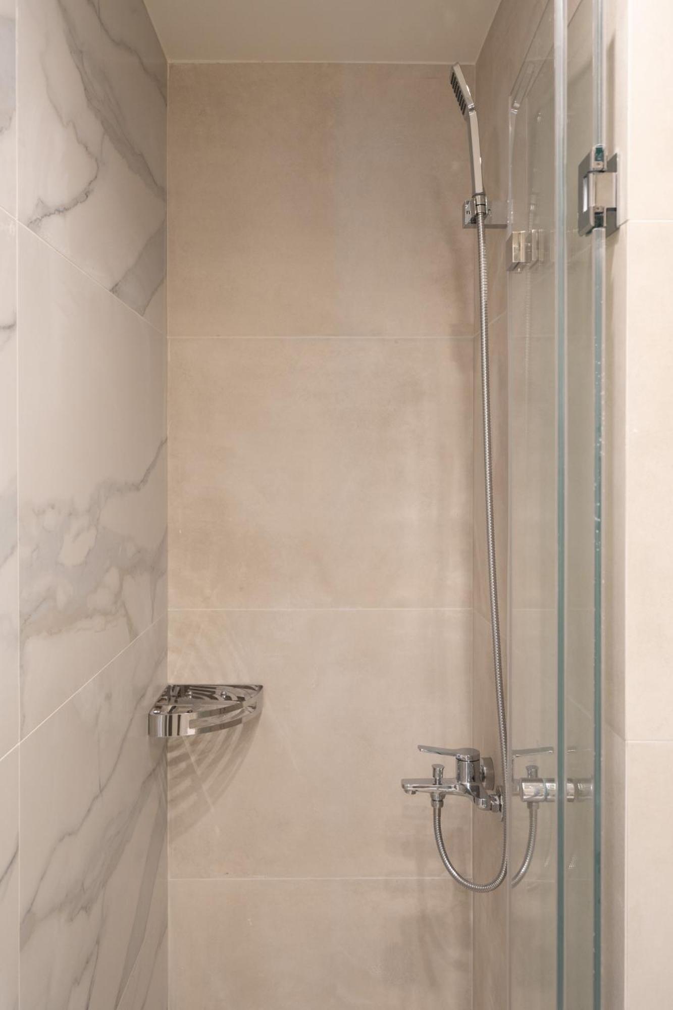 Newly Renovated 2 Bedroom Apartment, 5Min To Metro Αθήνα Εξωτερικό φωτογραφία